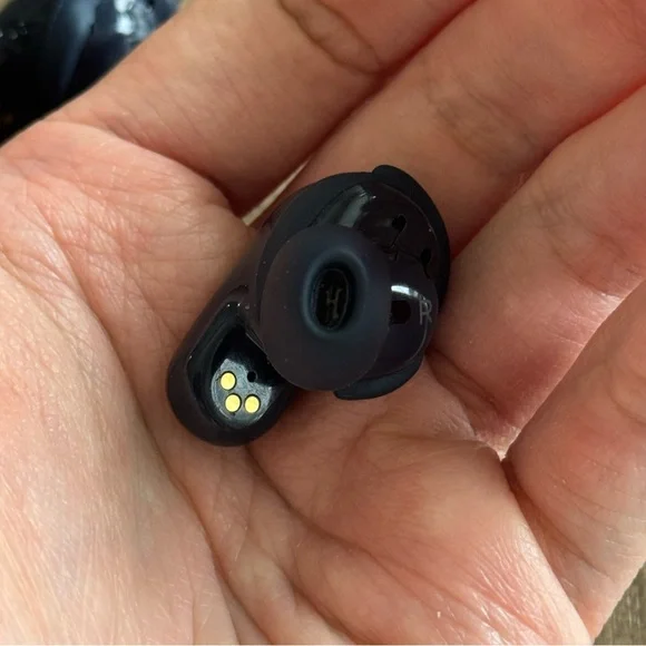 Bose QuietComfort Earbuds II Noise-Cancelling Earbuds Blue (No Cable) - READ